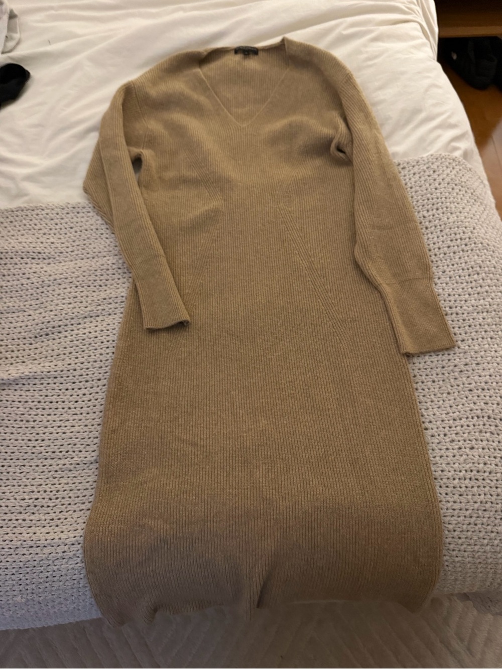 Banana Republic V-Neck Long Sleeve Knit Sweater Dress in Camel
